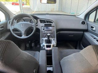 Peugeot 5008 2012