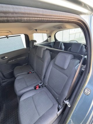 Peugeot 5008 2012