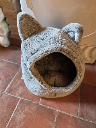 Cama para perro/gato gris