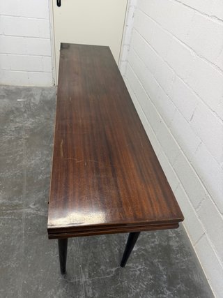 Mesa extensible de madera