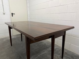 Mesa extensible de madera