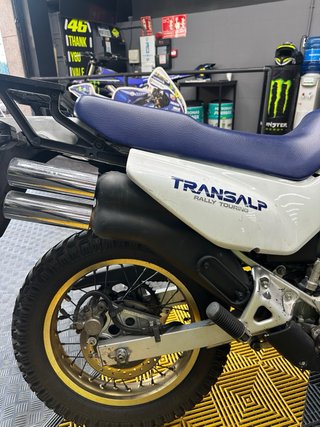 Honda Transalp 600V moto de coleccion impecaboe
