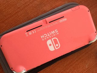 Nintendo Switch Lite Coral