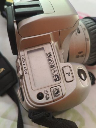 Cámara réflex analógica Minolta Dynax 404si