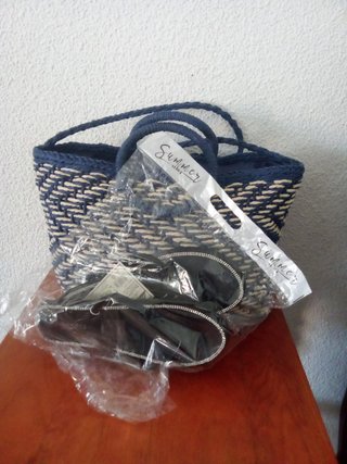 Bolso de playa tejido azul y beige