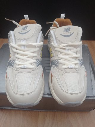 Zapatillas N. Balance 530 Beige y Blanco