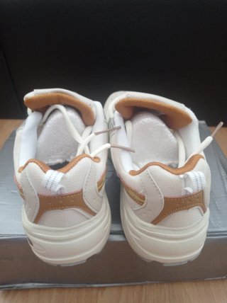 Zapatillas N. Balance 530 Beige y Blanco