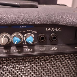 Amplificador Crate GFX-65+Pedal