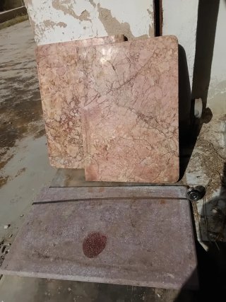 2 encimeras de mármol rojizo para mesitas