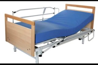 Cama ortopédica diseñada para personas encamadas.