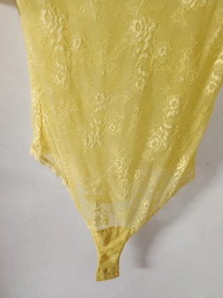 Body in pizzo giallo taglia s