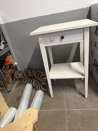 Mesilla auxiliar blanca con cajón