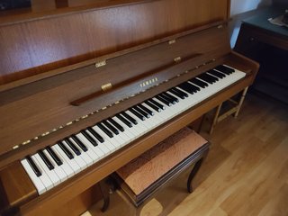 Piano Vertical YAMAHA P2