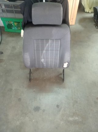 Respaldo y  espuma sin guías  asiento piloto  Golf