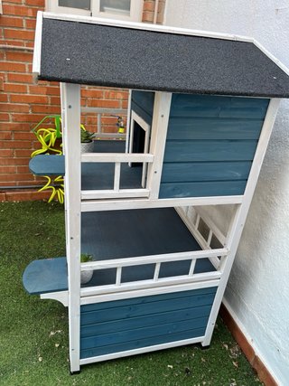 Caseta de madera para gatos exterior jardín