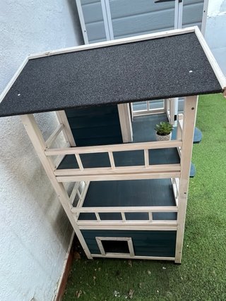 Caseta de madera para gatos exterior jardín