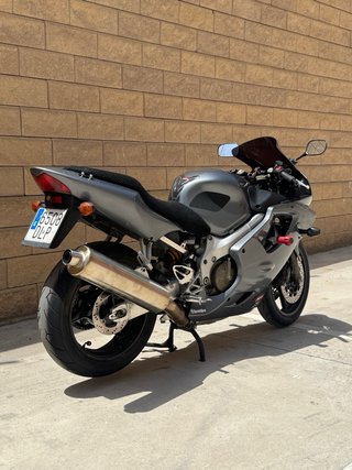 Honda CBR 600 F4i Gris