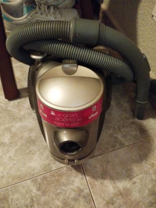 Aspiradora Ufesa Activa con Filtro EPA