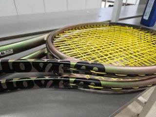 Raqueta Tenis Wilson Blade V8 100L.