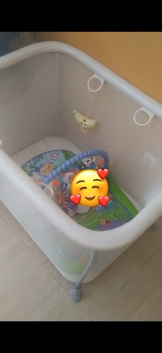 URGE trona, parque, bañera/cambiador y manta gym