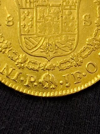 Moneda Oro 8 escudos Carlos IIII 1795