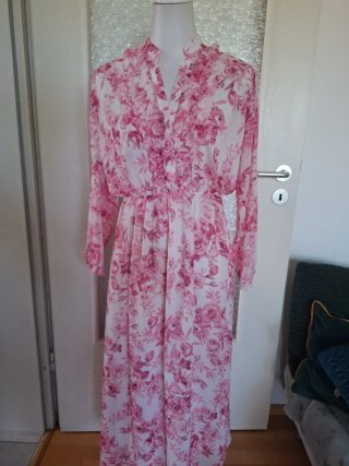 Vestido Zara floral rosa y blanco