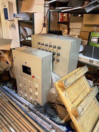 Material eléctrico y estanterías