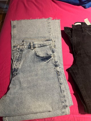 Pantalón vaquero ancho desgastado