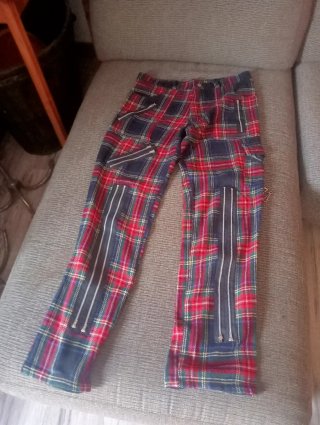 Pantalón cuadros escoceses punk cremalleras