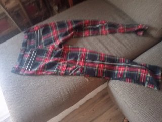 Pantalón cuadros escoceses punk cremalleras