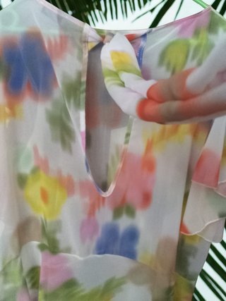Blusa gasa translúcida floral