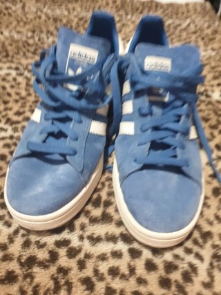 Zapatillas Adidas Azules y Blancas