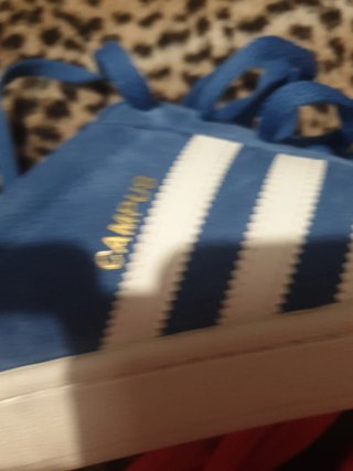 Zapatillas Adidas Azules y Blancas