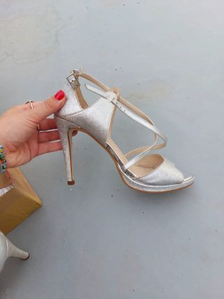 Sandalias de tacón plateadas