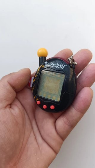 Tamagotchi Connection v4.5 Preto Chamas