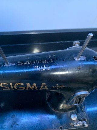 Máquina de coser Sigma antigua