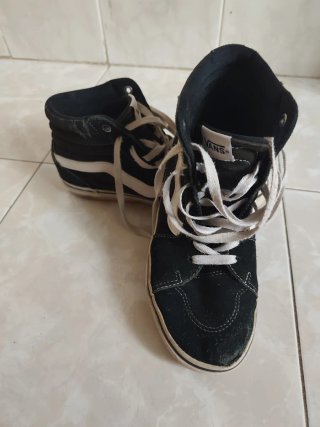 Deportivas Vans Altas Negras y Blancas