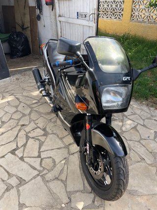 Kawasaki GPX 600R Negra