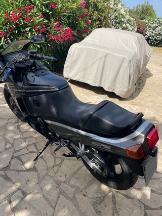 Kawasaki GPX 600R Negra