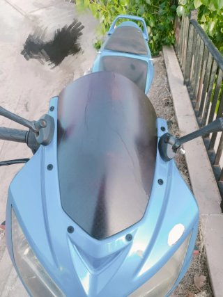 Moto Kymco 125cc Deportiva Azul/blanca/amarilla
