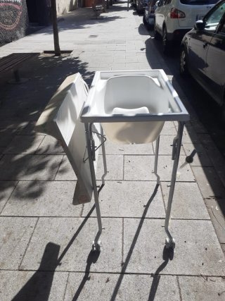 Cambiador con bañera para bebé