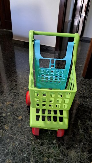 Carrito de juguete para la compra