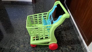 Carrito de juguete para la compra