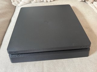 PS4 Slim 1TB + 2 Mandos - Estado Excepcional