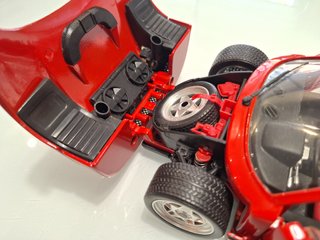 1/18. Ferrari F40. Hot Wheels. ABRE TODO