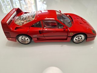 1/18. Ferrari F40. Hot Wheels. ABRE TODO