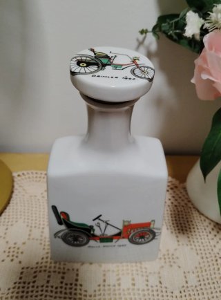 Botella cerámica Jerez coche antiguo