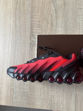 Nike Air Max DN8 Rojo y Negro