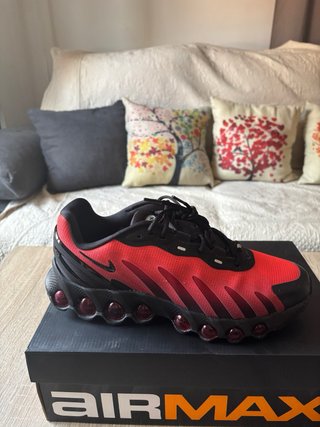 Nike Air Max DN8 Rojo y Negro