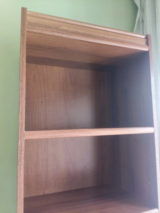 Estantería de madera